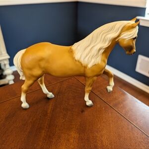 Vintage Breyer Tesoro Horse